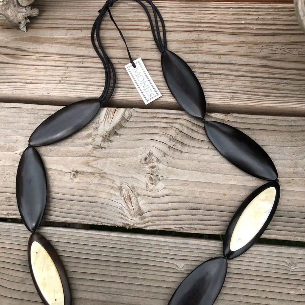 Vintage wood and shell tribal long necklace Monies